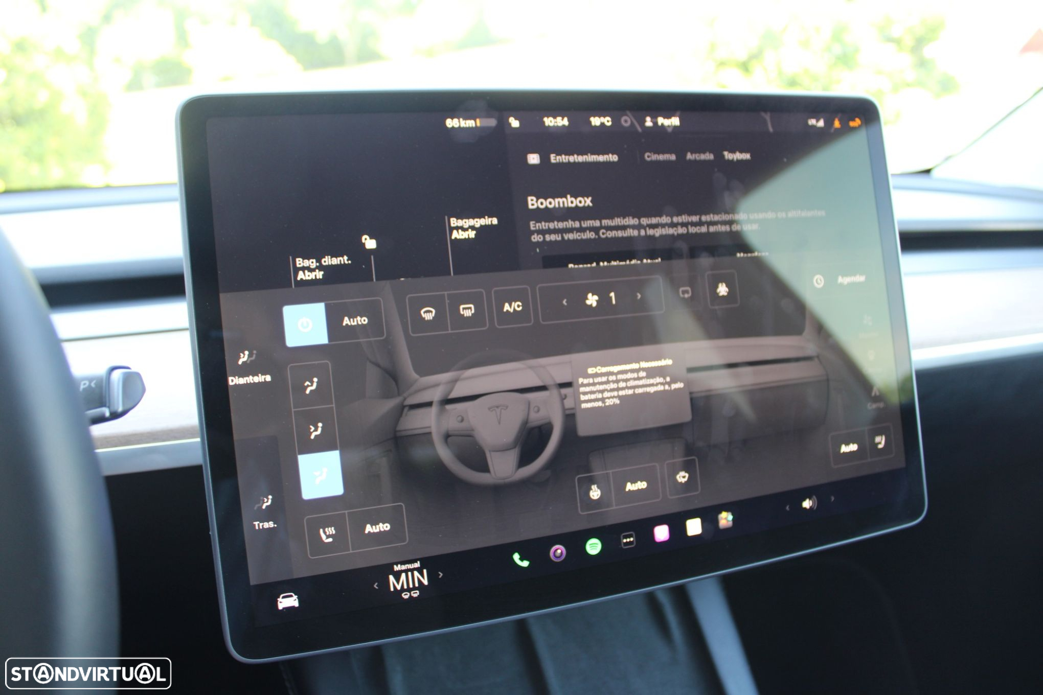 Tesla Model Y Long Range Dual Motor AWD - 17