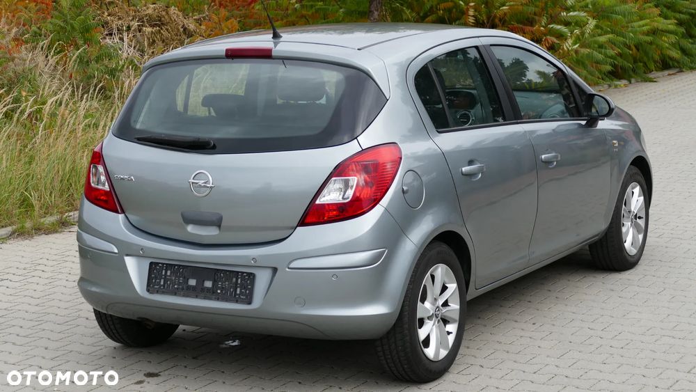 Opel Corsa 1.4 16V Energy - 4