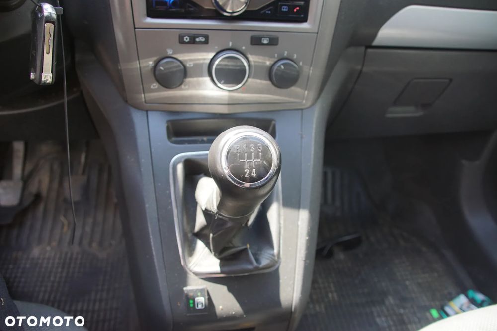 Auto na części - Opel Zafira B 1.8 16V 140 KM Z18XER F17 Z157 2006R Silnik Skrzynia Drzwi Maska Błotnik Zderzak Klapa Lampa Lusterko Klamka Szyba Deska Kokpit Sterownik Moduł Czujnik Licznik Wyświetlacz Panel Kierownica - 12