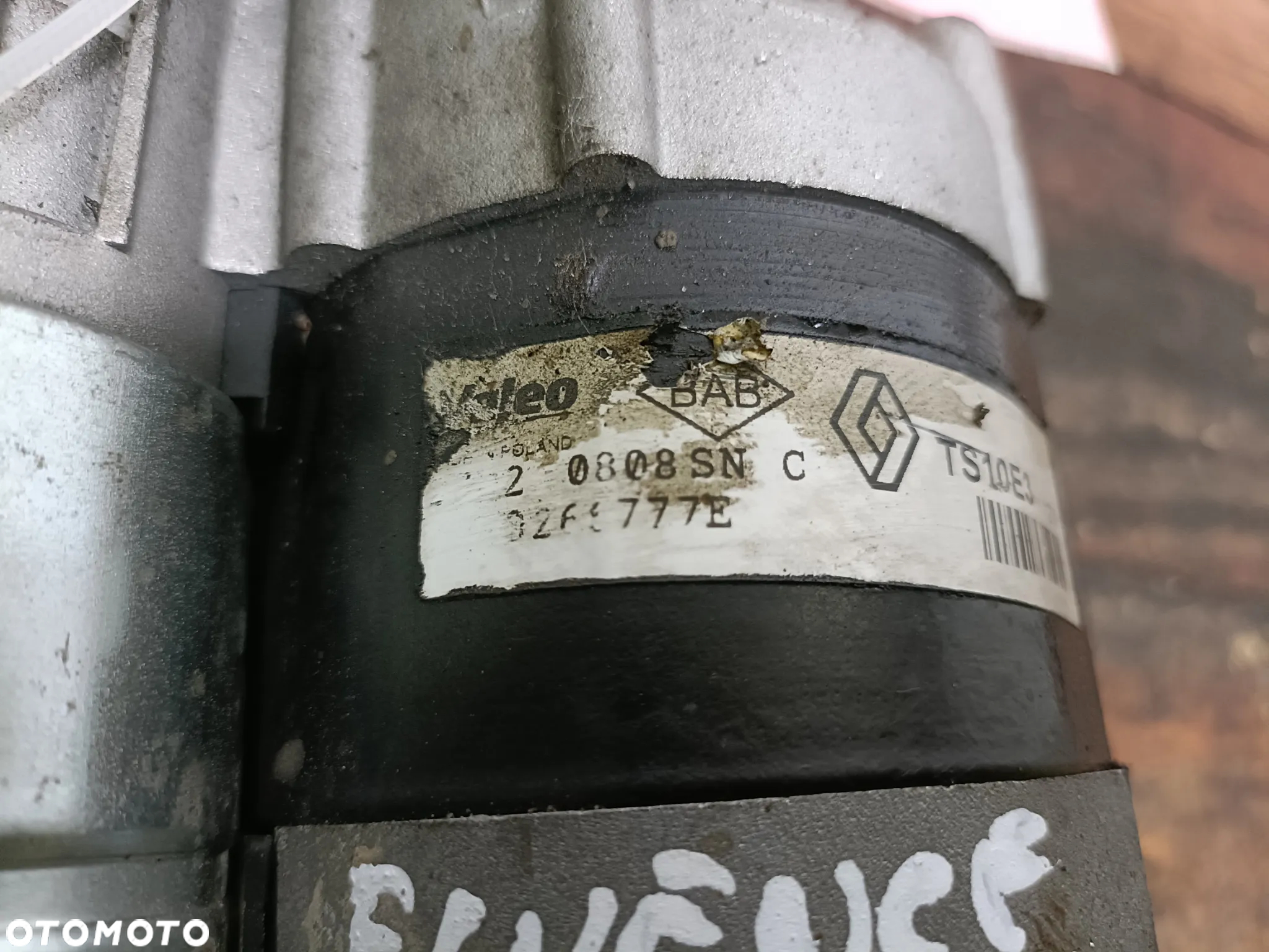 RENAULT FLUENCE 09-16 1,6 B rozrusznik VALEO TS10E3 * - 2