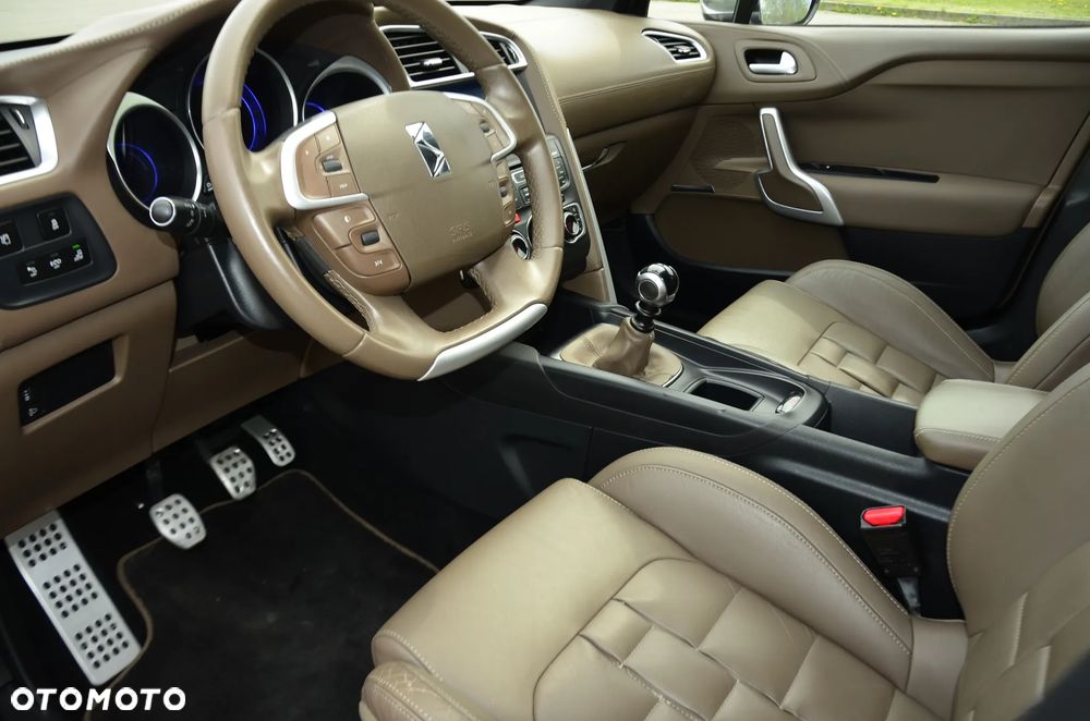 Citroën DS4 e-HDi 115 SoChic - 17