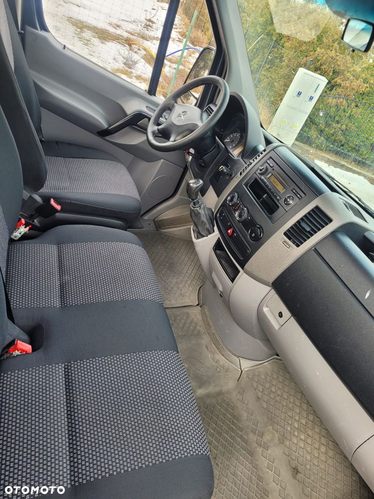 Mercedes-Benz Sprinter - 13