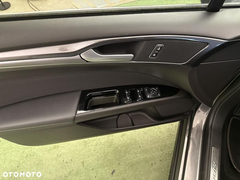 Ford Mondeo - 12