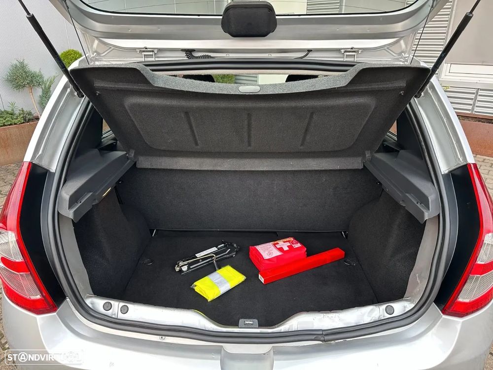 Dacia Sandero 1.2 16V Ambiance - 10