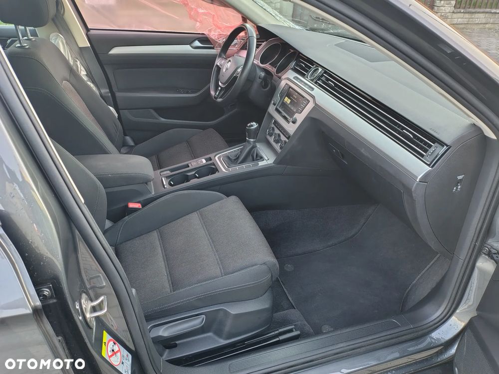 Volkswagen Passat - 20