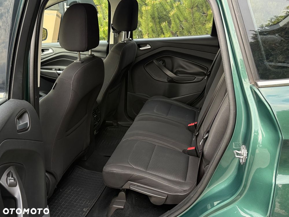 Ford Kuga - 12