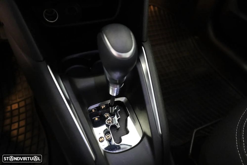 Peugeot 208 1.2 PureTech Allure EAT6 - 31