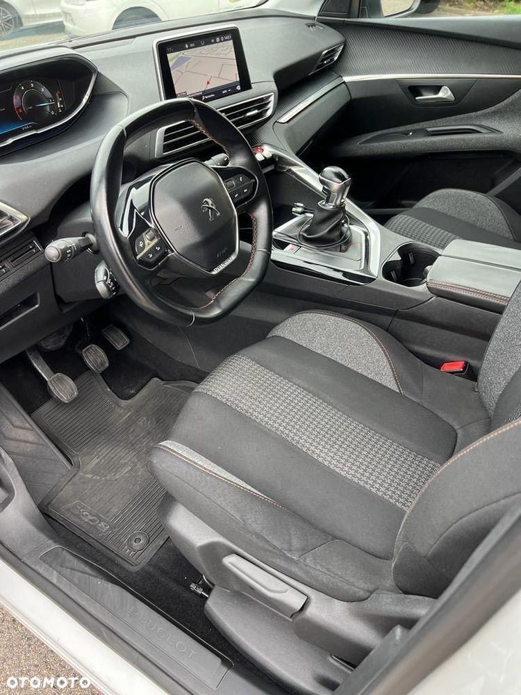 Peugeot 5008 - 11