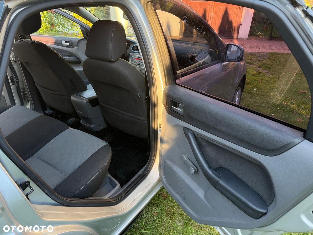 Ford Focus - 10