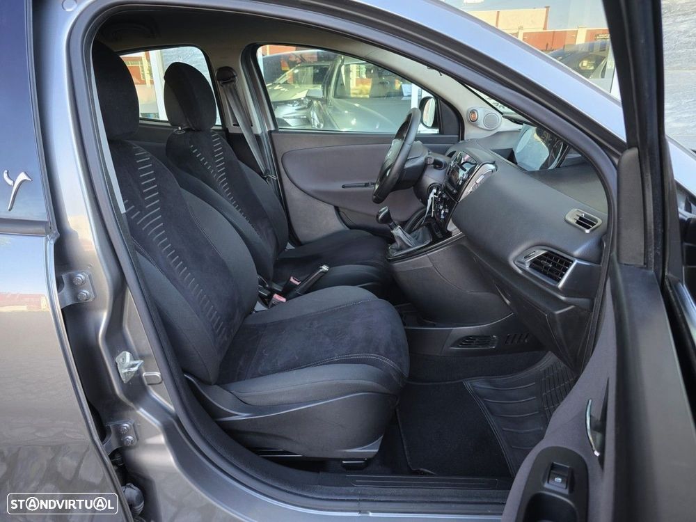 Lancia Ypsilon 1.3 M-jet S&S Platinum - 24