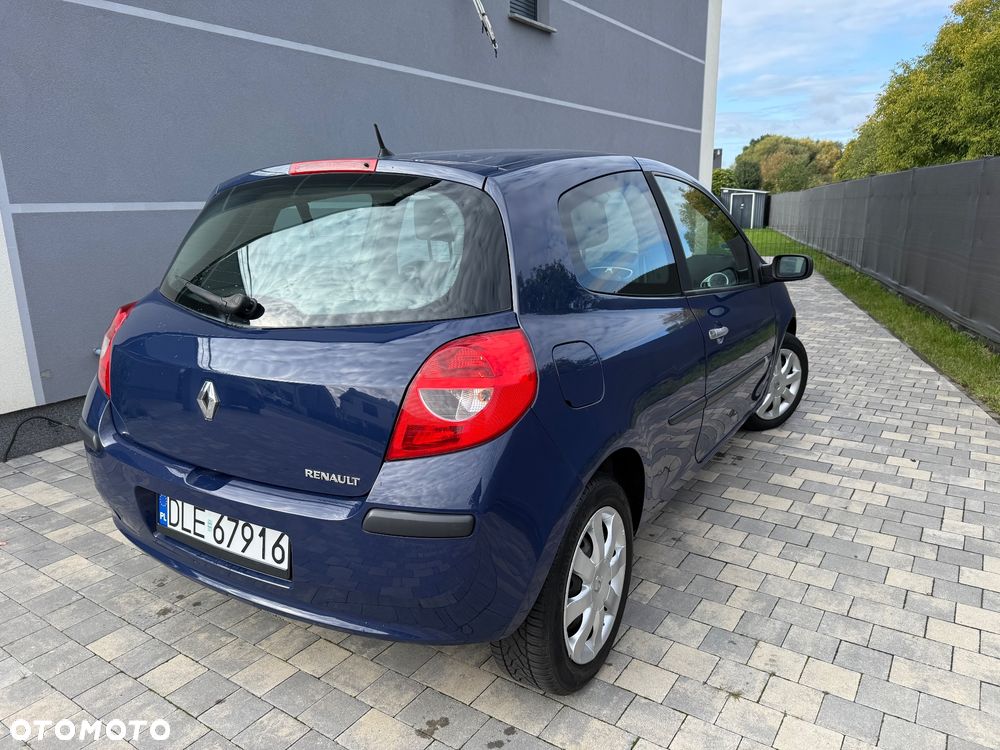Renault Clio 2005 photo 3