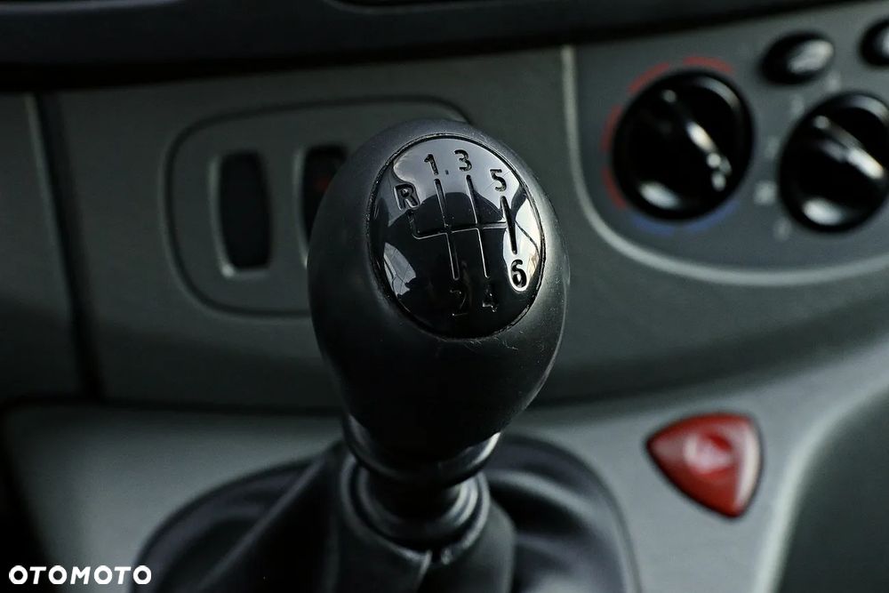 Opel VIVARO - 32