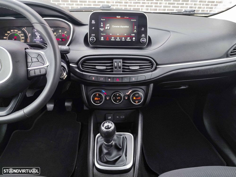 Fiat Tipo Sedan 1.3 M-Jet Lounge - 26