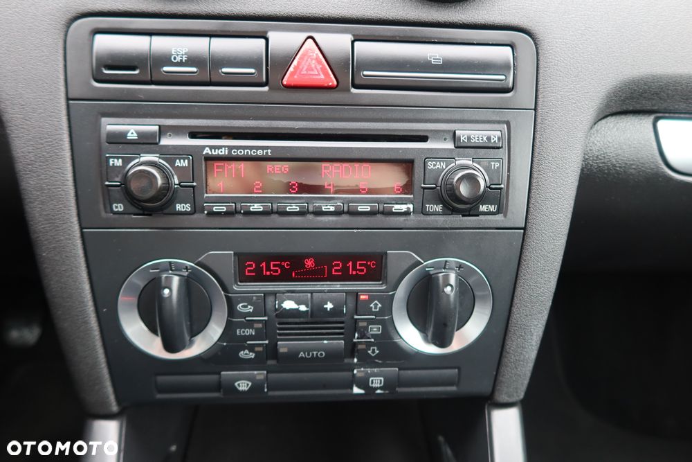 Audi A3 3-drzwiowe 1.6 Ambition - 17