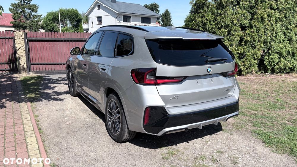 BMW X1 xDrive23i M Sportpaket - 4