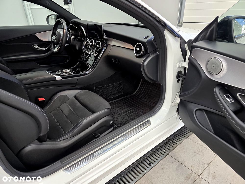 Mercedes-Benz Klasa C 220 d 4Matic 9G-TRONIC - 11