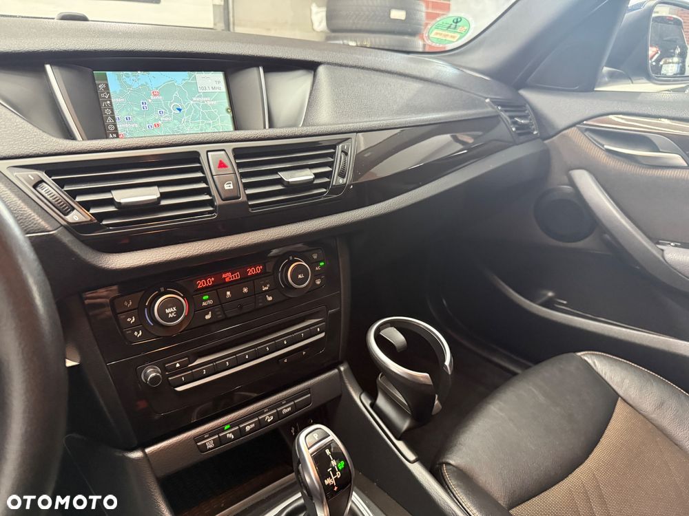 BMW X1 xDrive18d - 26