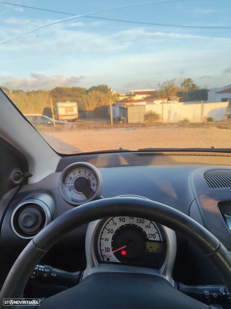Peugeot 107 1.0 Black&Silver - 9