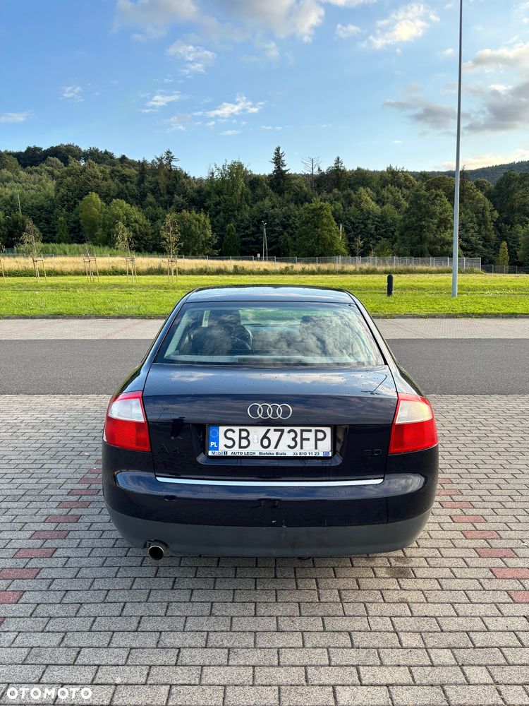 Audi A4 Limousine - 4