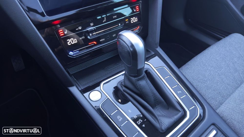 VW Passat Variant 2.0 TDI Business DSG - 27