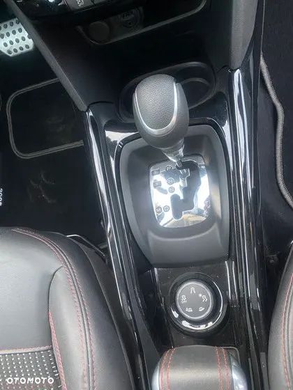 Peugeot 2008 PureTech 110 Stop&Start EAT6 GT-Line Edition - 26