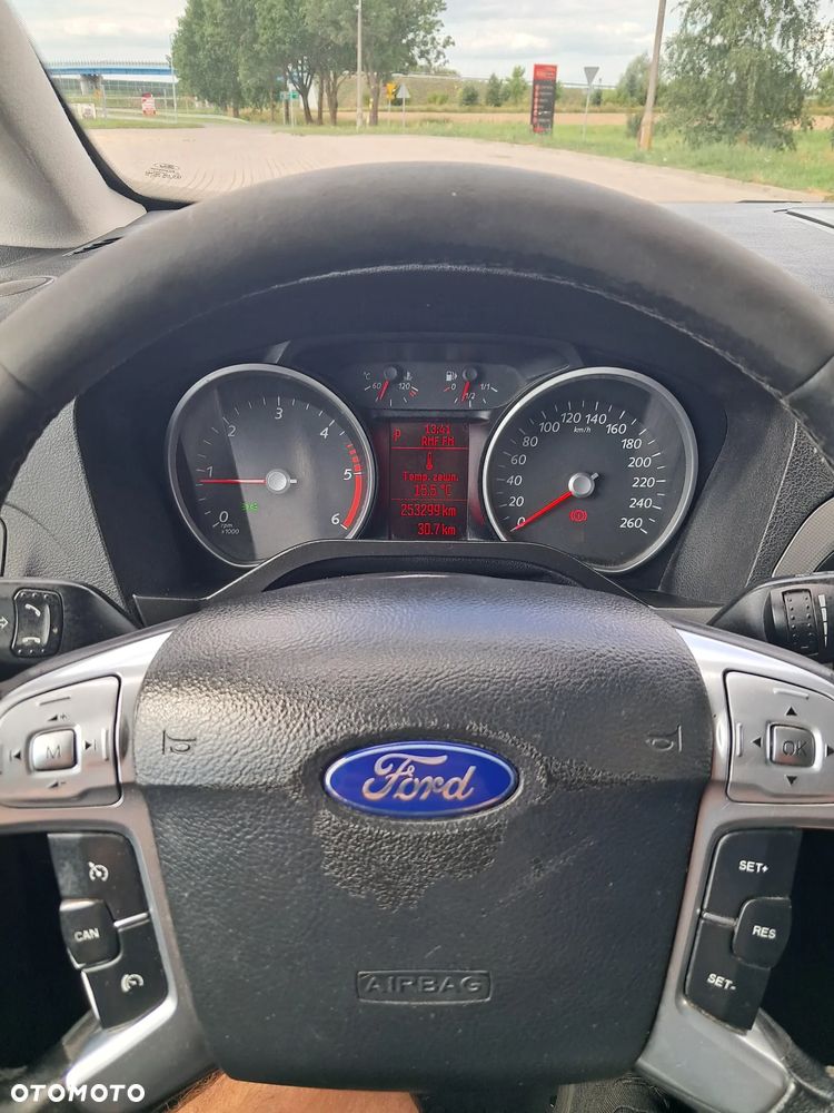 Ford Galaxy 2.0 TDCi Ghia - 20