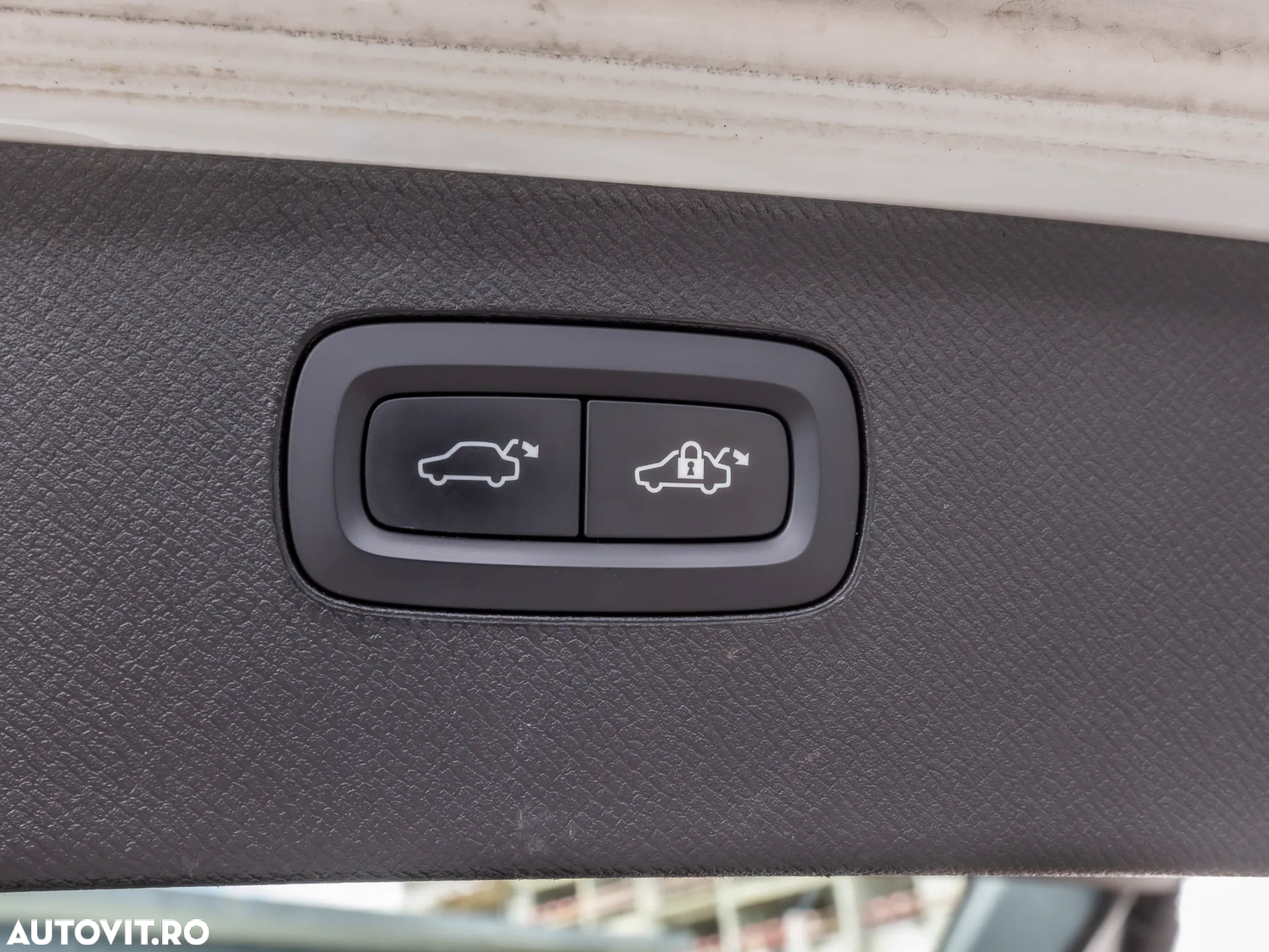 Volvo XC 90 T8 AWD Twin Engine Geartronic Momentum - 30