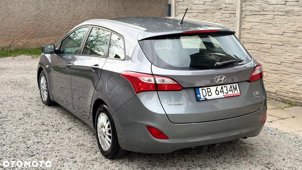 Hyundai i30 blue 1.6 CRDi Style - 12