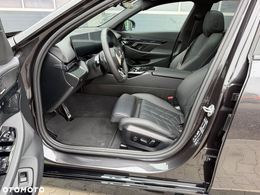 BMW Seria 5 520d xDrive - 9