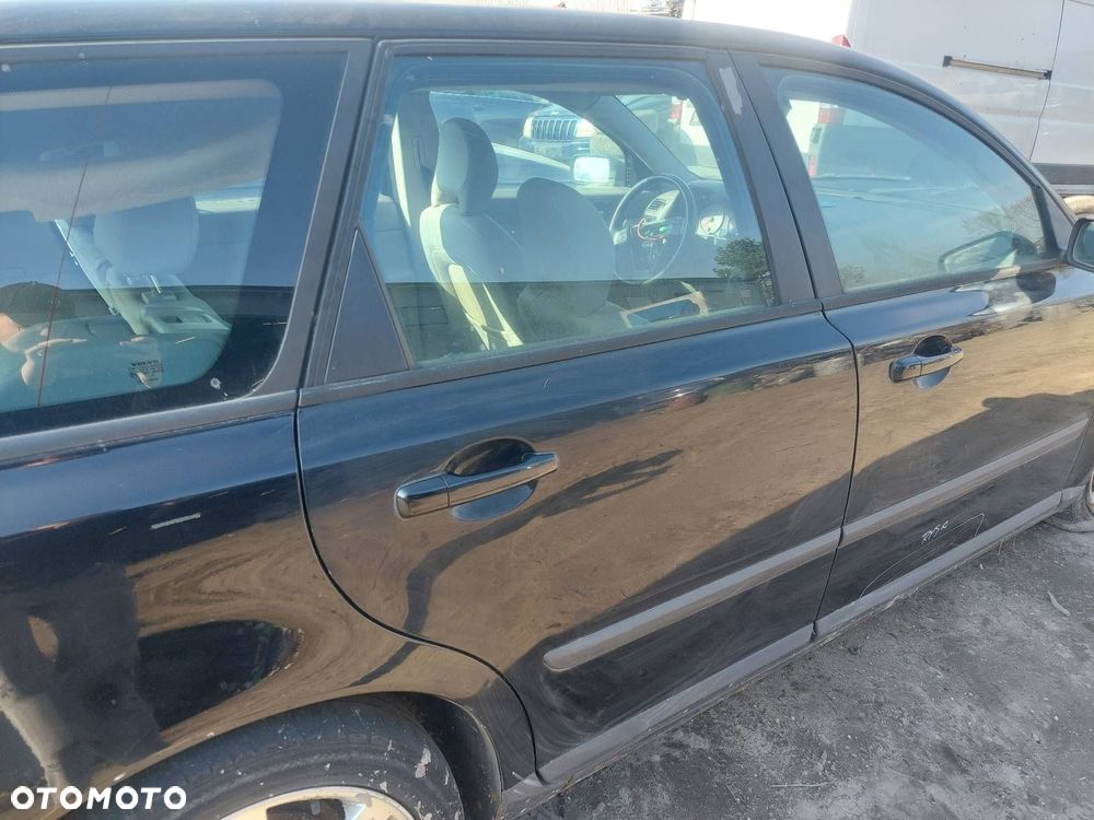 DRZWI KOMPLETNE PRAWY TYŁ VOLVO V50 I - 2