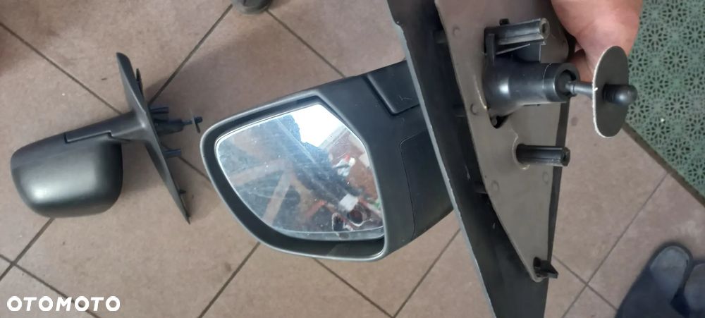 LUSTERKO MANUALNE LEWE prawe  DACIA  DOKKER 12- - 2