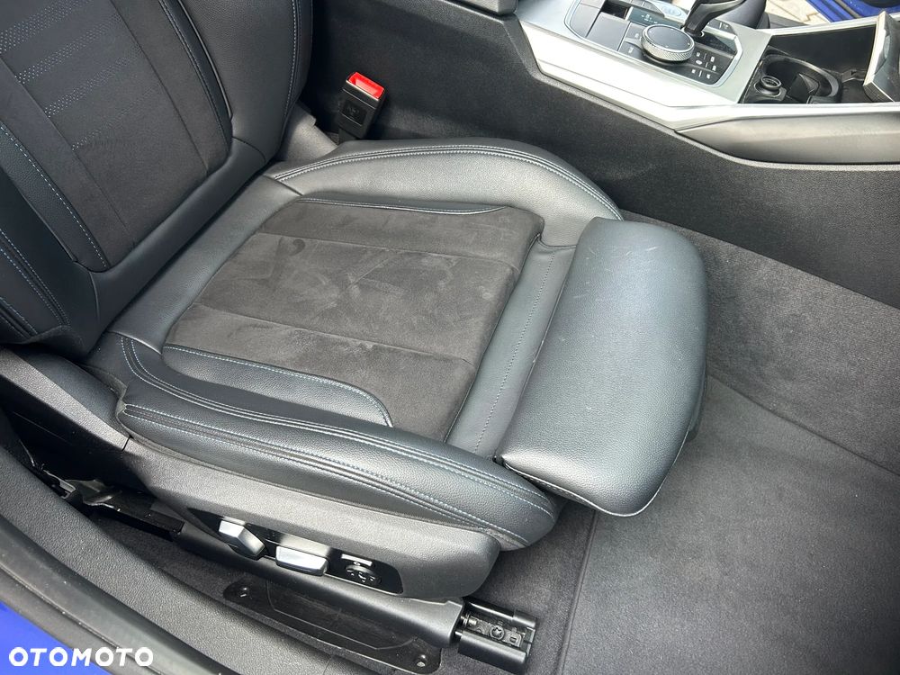 BMW Seria 3 330e - 24