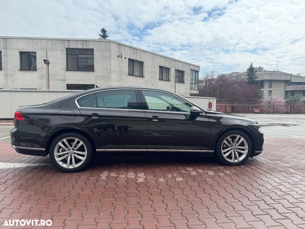 Volkswagen Passat - 4