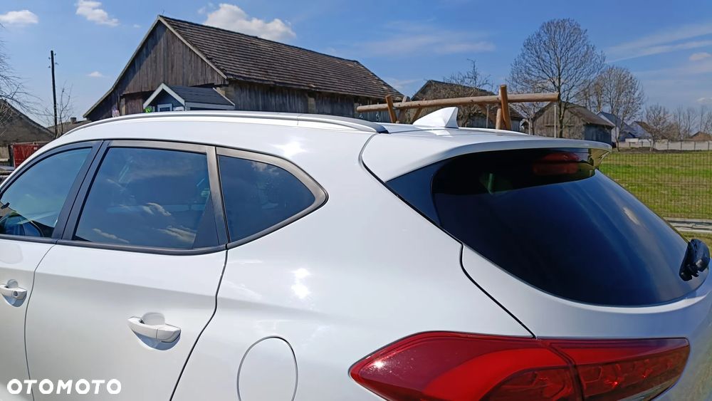 Hyundai Tucson 1.7 CRDI BlueDrive Style 2WD - 16