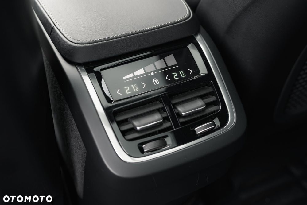 Volvo XC 90 B5 D AWD R-Design - 35
