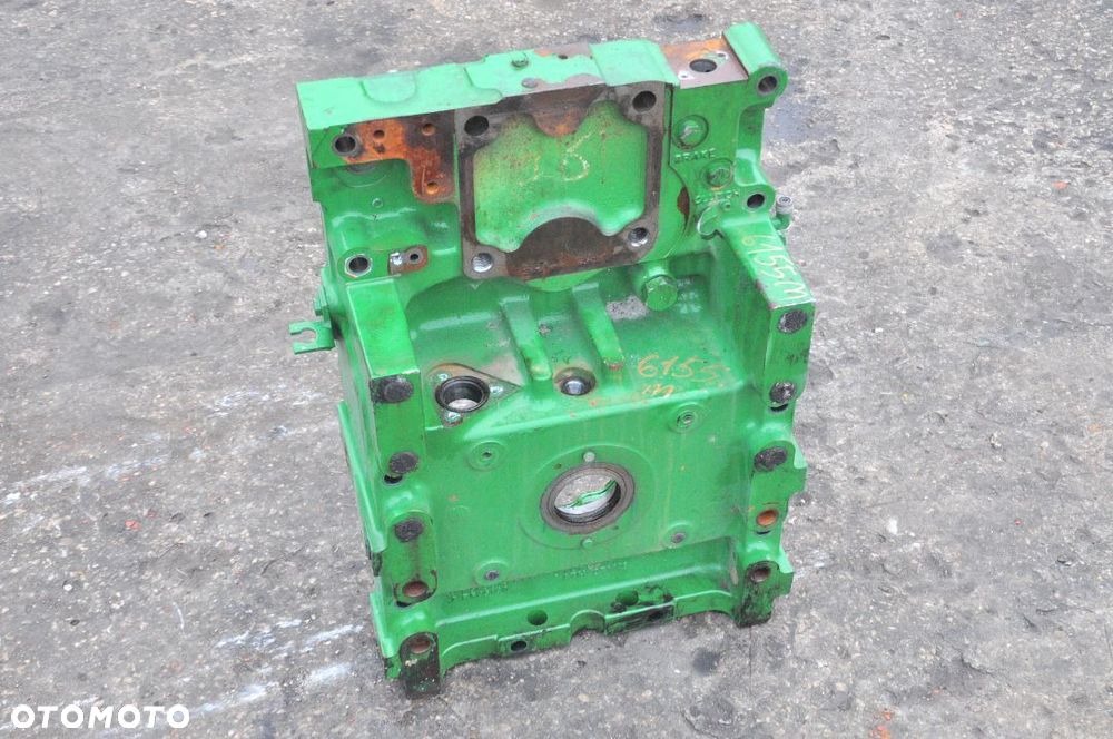 OBUDOWA MOSTU KORPUS JOHN DEERE R545873 / R545140 6155 R - 1
