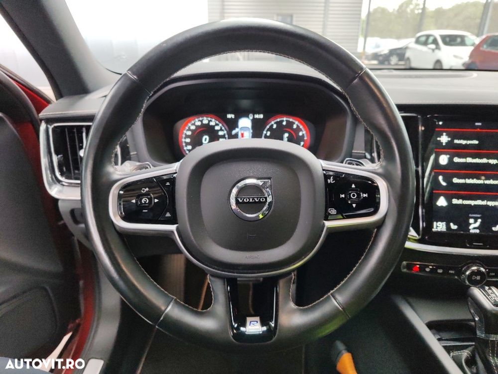 Volvo S60 T5 R-Design - 16