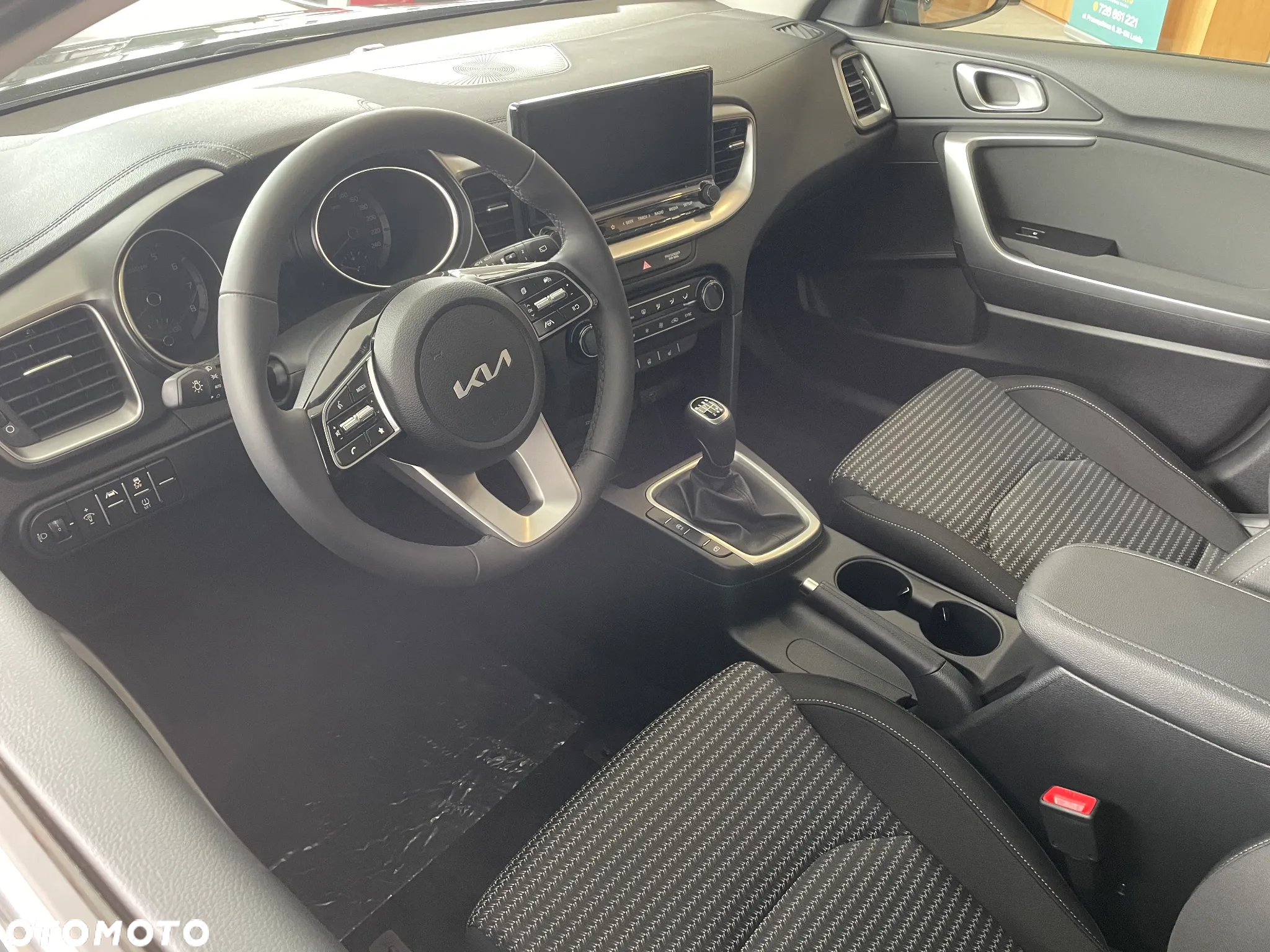 Kia Ceed 1.5 T-GDI M - 3