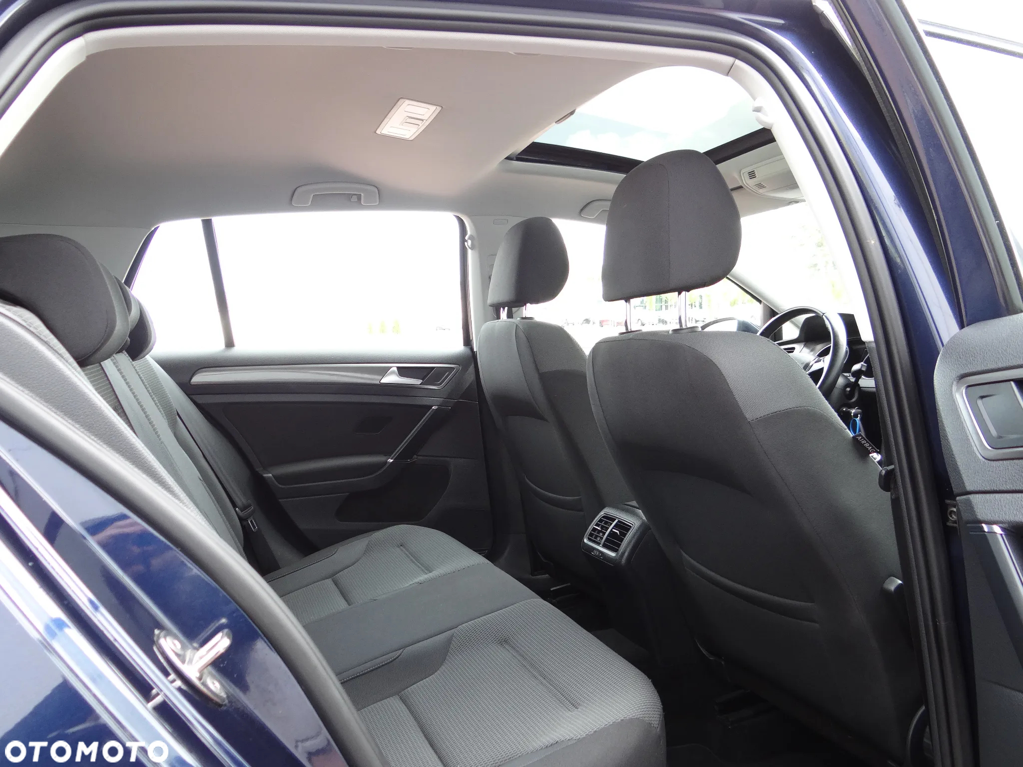 Volkswagen Golf - 8