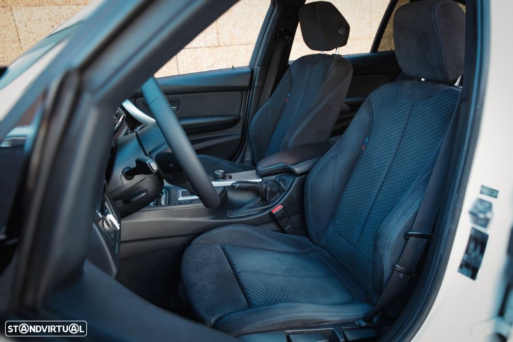 BMW 318 d Auto Pack M - 17