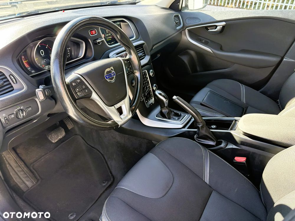 Volvo V40 D4 Geartronic RDesign - 18