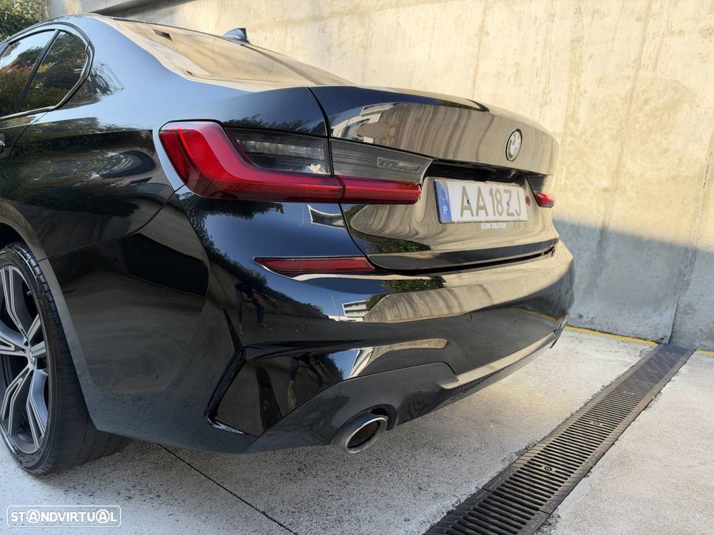 BMW 330 e Pack Desportivo M Pro Auto - 14