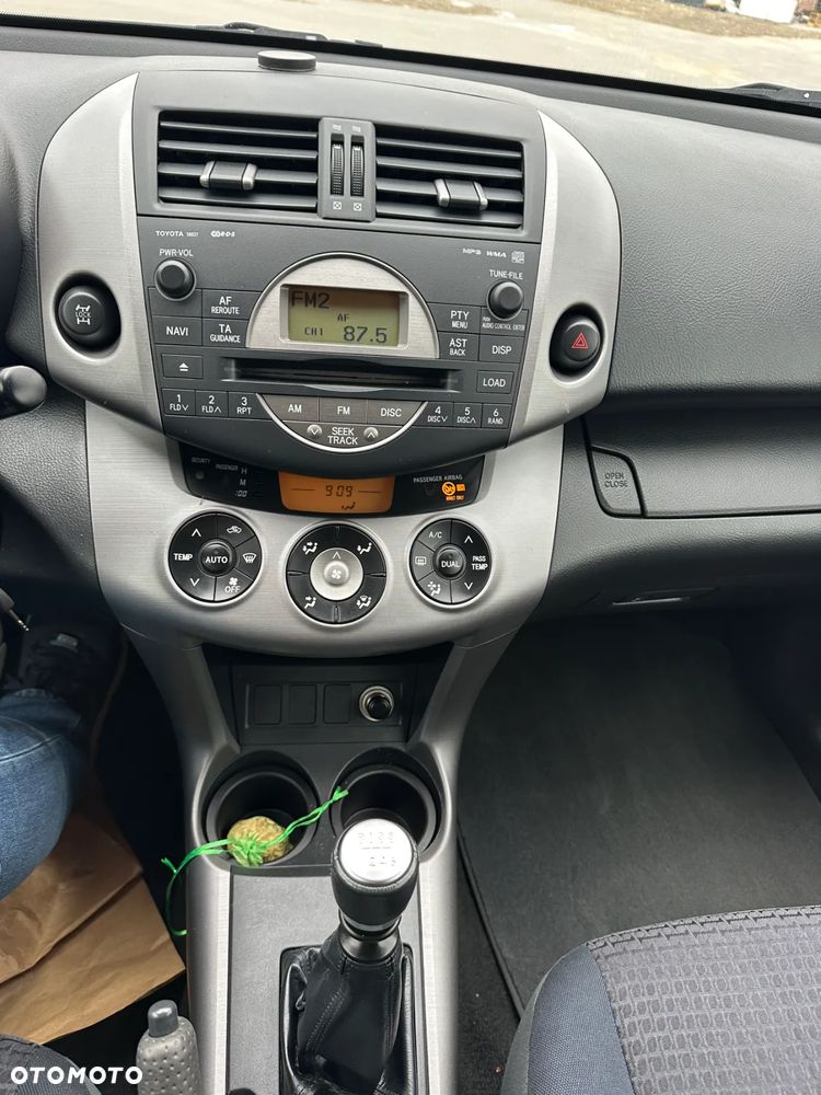 Toyota RAV4 2.2 D-4D 4x4 Travel - 17