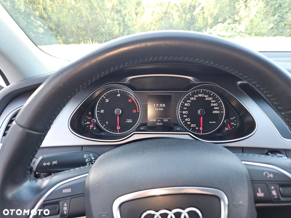 Audi A4 Avant 2.0 TDI DPF Ambiente - 17