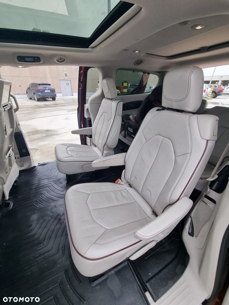 Chrysler Pacifica - 18