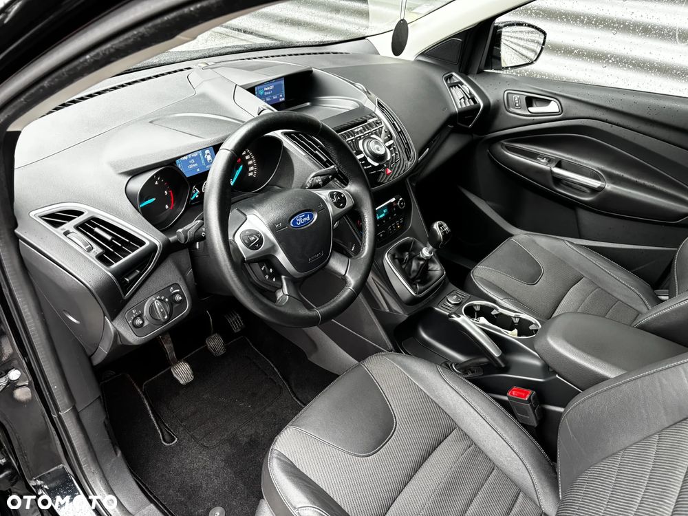 Ford Kuga 2.0 TDCi 2x4 Titanium - 19