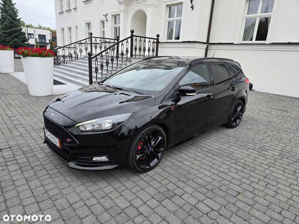 Ford Focus 2.0 EcoBoost ST mit Leder-Exclusiv-Paket - 24
