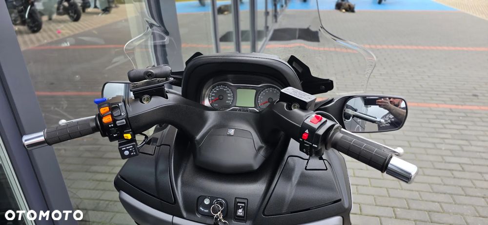 Suzuki Burgman - 21