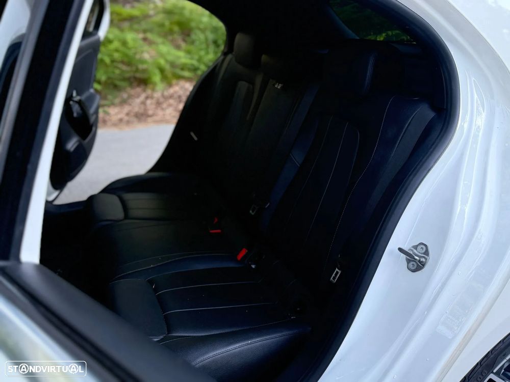 Mercedes-Benz A 180 d 7G-DCT AMG Line - 38