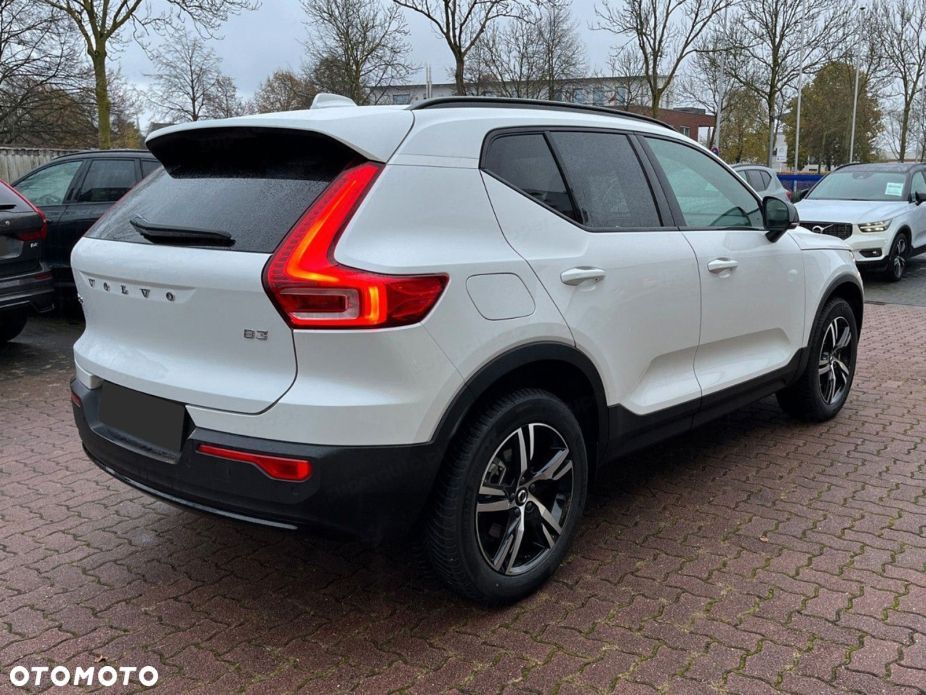 Volvo XC 40 B3 Plus Dark - 7